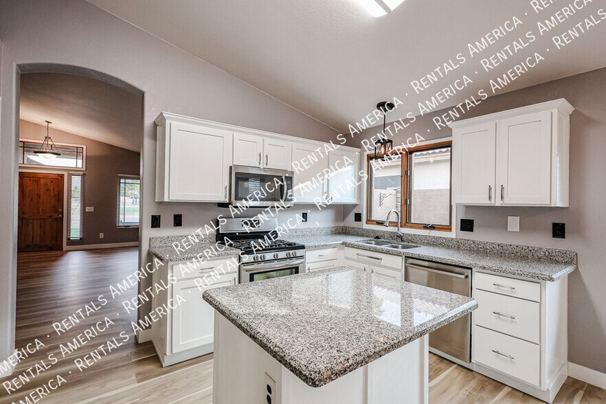 Building Photo - 133 W Muriel Dr