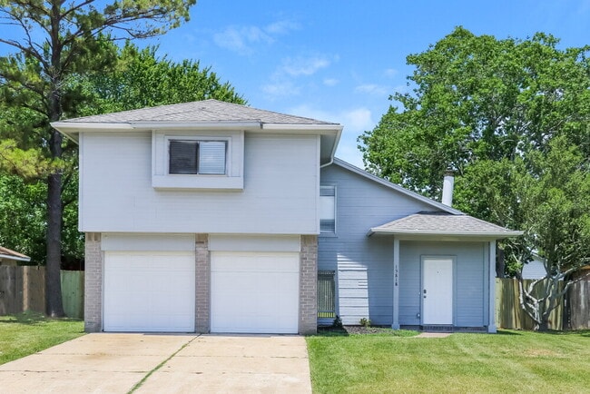 Building Photo - 15818 Gatebriar Dr