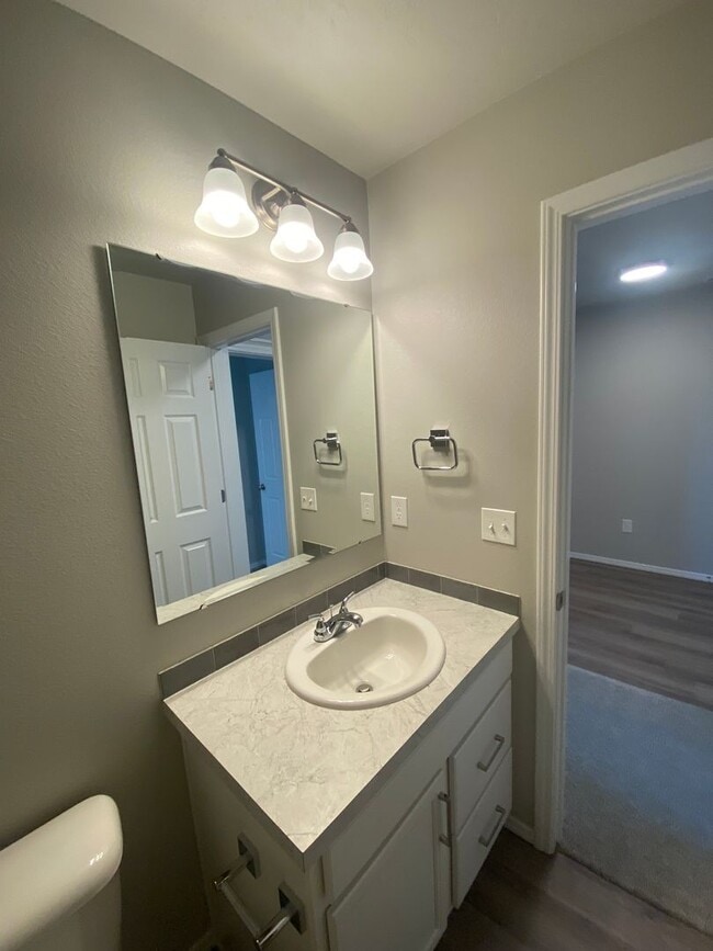 Building Photo - 5214 Clearfield Ct