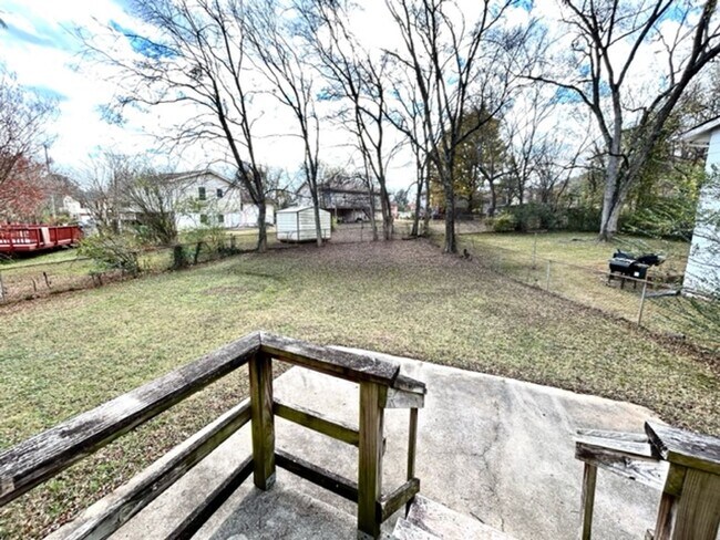 Building Photo - 5003 NW Stag Run Cir