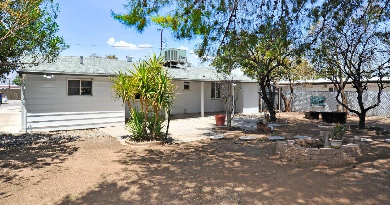 Building Photo - 5044 E Adams St