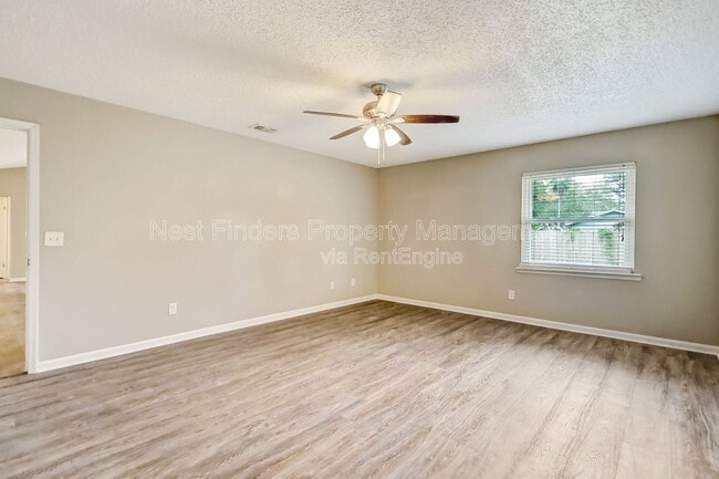 Building Photo - 10855 Mandarin Station Dr W