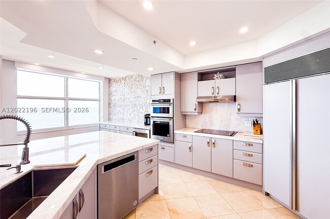 Building Photo - 2100 N Ocean Blvd