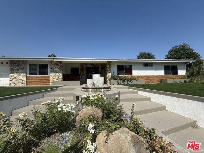 Primary Photo - 5714 El Canon Ave