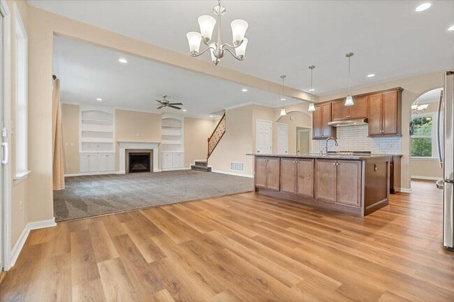 Building Photo - 1618 Ravine Trl