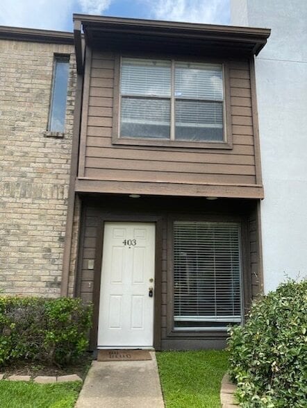 Building Photo - 2601 S Braeswood Blvd