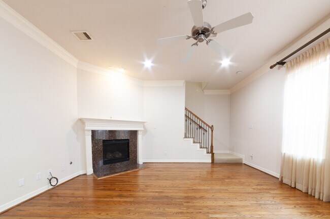 Building Photo - 3206 Holly Thicket Dr
