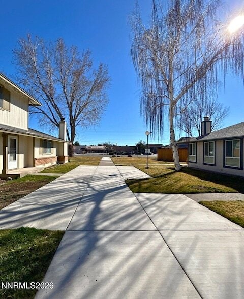 Building Photo - 835 Ridgewood Dr