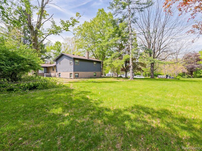 Building Photo - 7580 Thornwood St