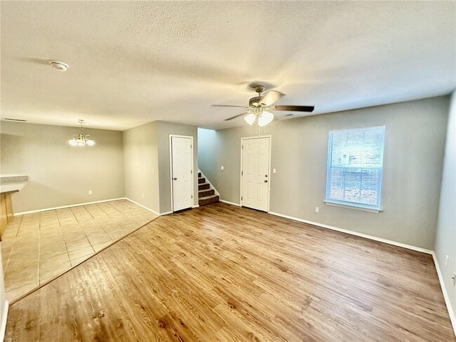 Building Photo - 1431 W Jct St