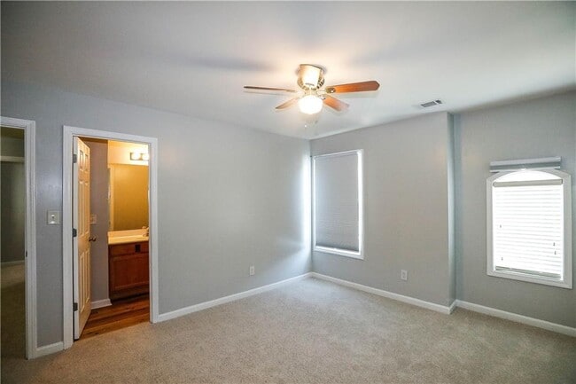 Building Photo - 2158 Staunton Dr