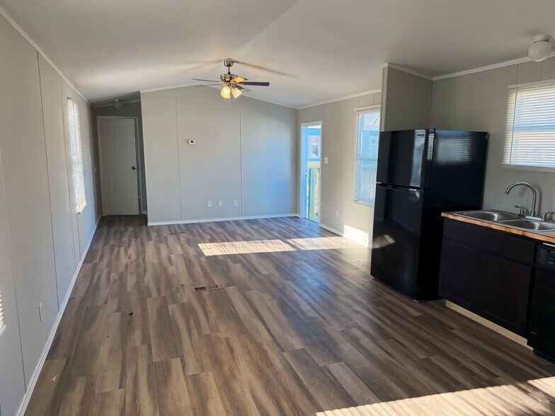 Building Photo - 110 N Michigan St