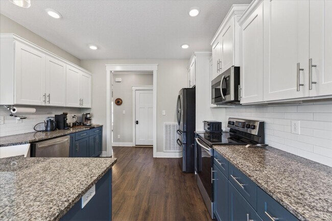 Building Photo - Piedmont Pl. - 325