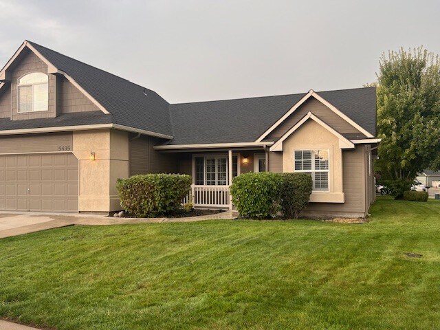 Building Photo - 5435 N Vercelli Way