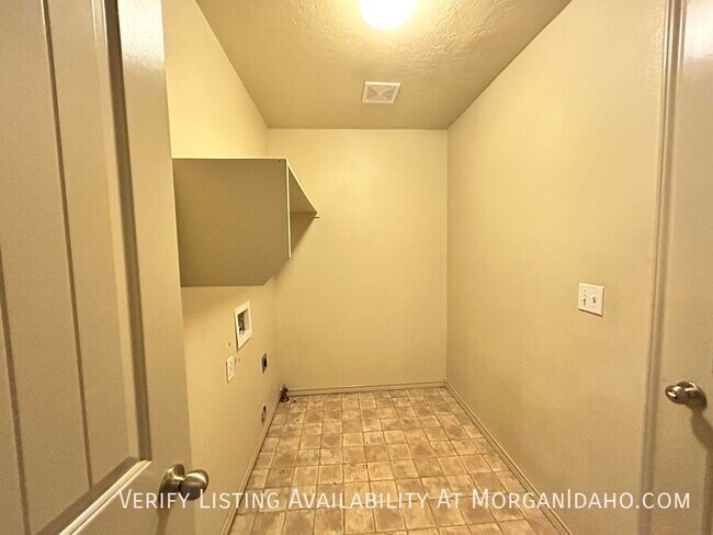 Building Photo - 11136 W Wild Iris St