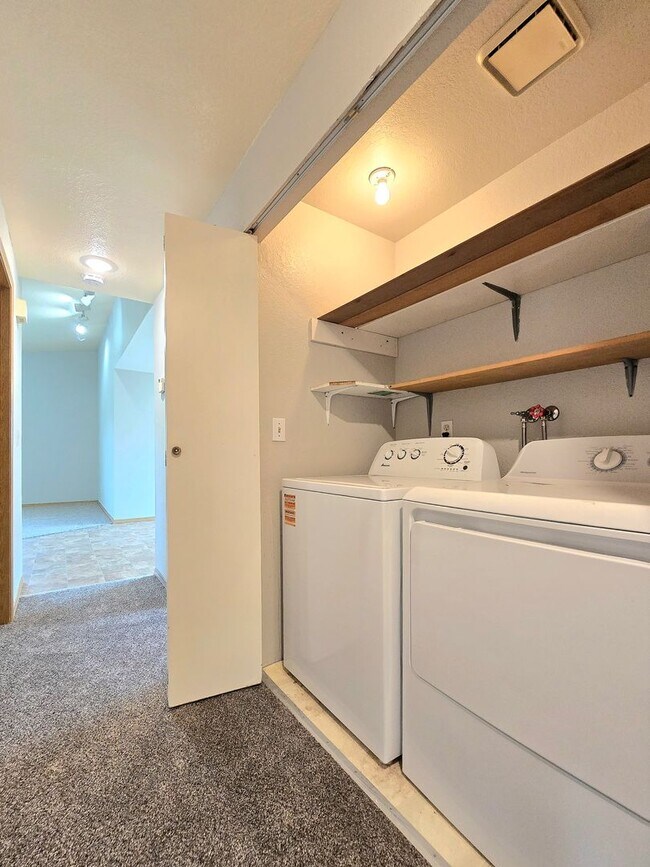 Building Photo - Charming 3 Bed/ 1.5 Bath Home Available in Lake Stevens