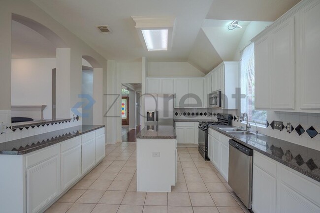 Building Photo - 14107 White Oak Gardens Dr