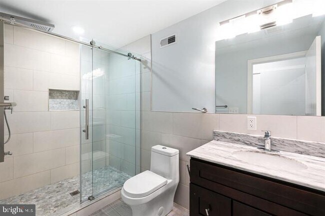 Building Photo - 1752 N Marshall St