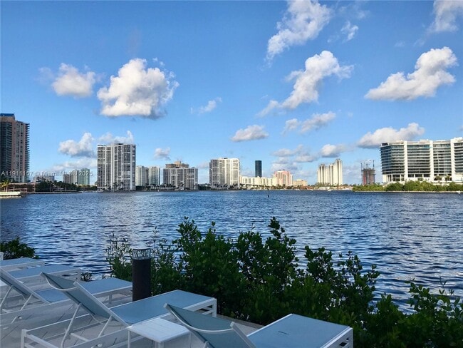 Building Photo - 3235 NE 184th St