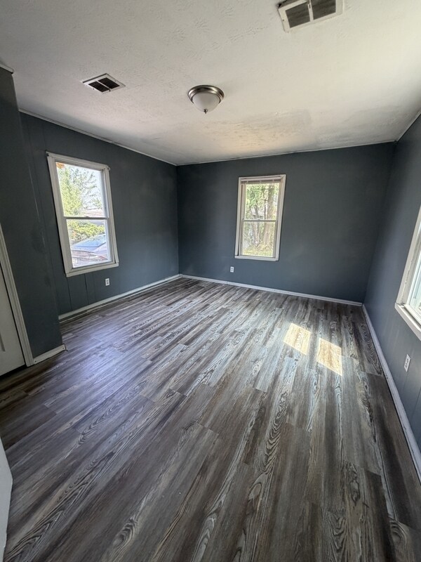 Building Photo - 16317 Clearview Ave