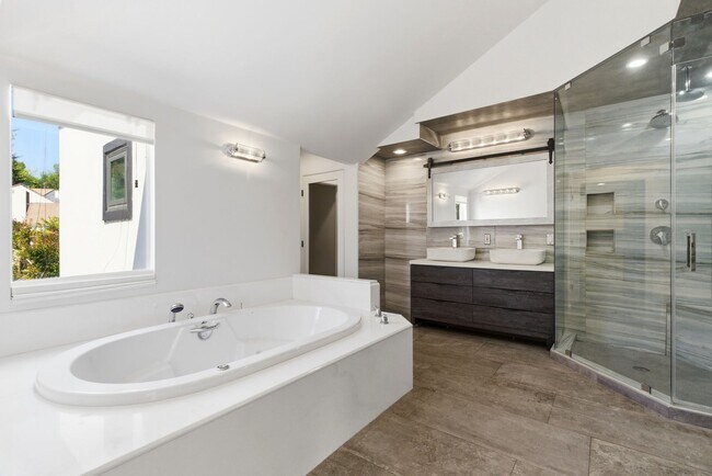 Building Photo - 4520 Park Cordero