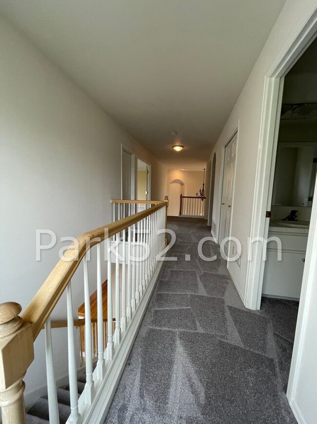 Building Photo - Browns Point Tacoma 3 Bedroom Single Famil...