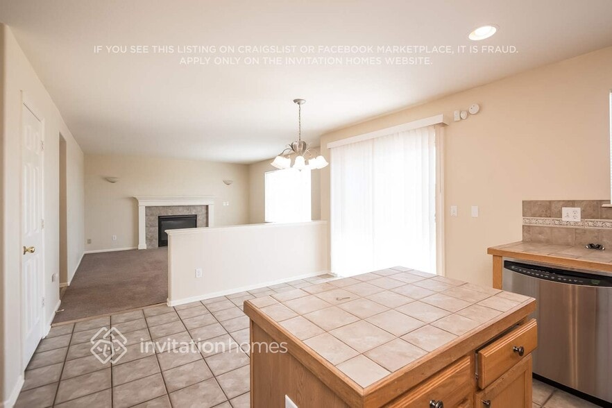 Building Photo - 15130 E 116th Dr