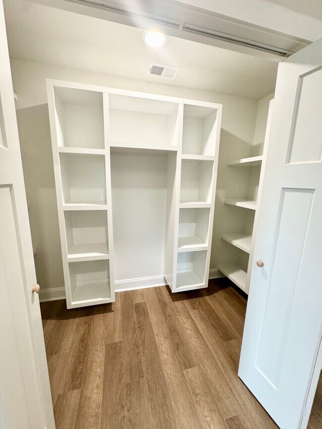 Building Photo - Beautiful 4 Bedroom, 3 Bath home located in Myrtle Grove Plantation!