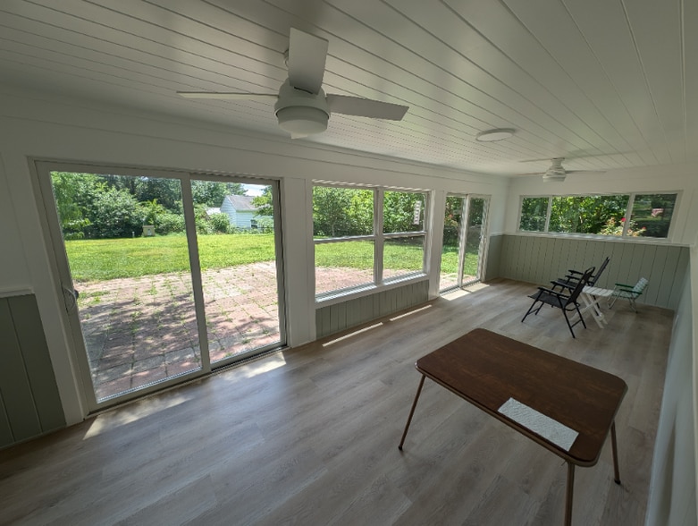 Building Photo - 105 Deerwood Rd