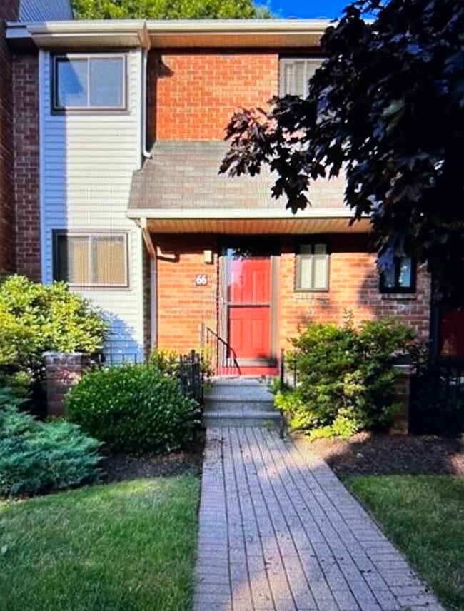 Primary Photo - 66 Danforth Ln