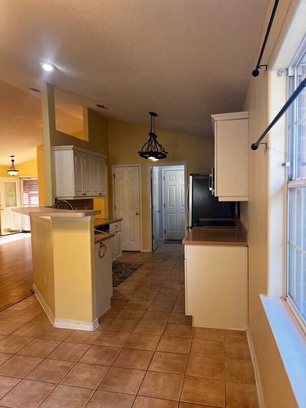 Building Photo - 8080 Castle Pointe Way