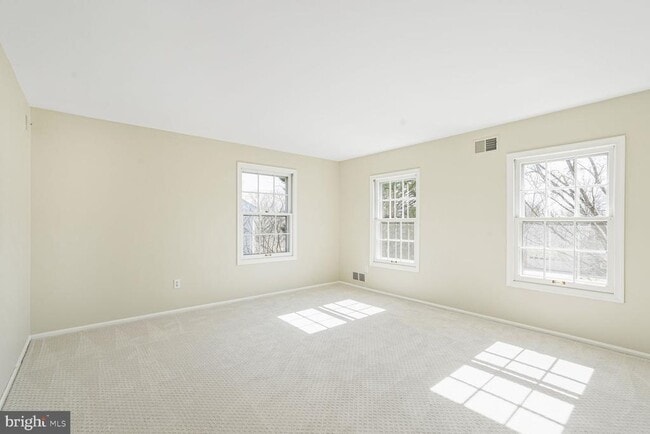 Building Photo - 3725 Templeton Pl