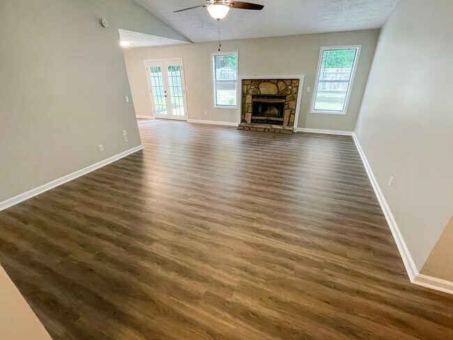 Building Photo - Powder Springs - 3BR - Fully Renovated