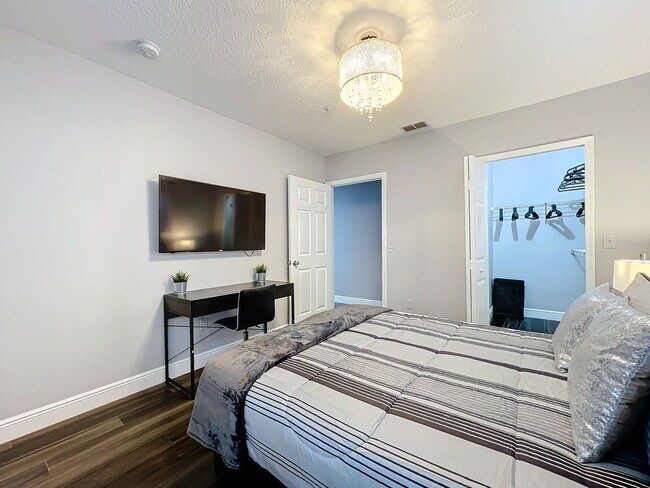 Building Photo - South Kirkman Road, Orlando, FL 32811 - 2 BR 2 BA condo