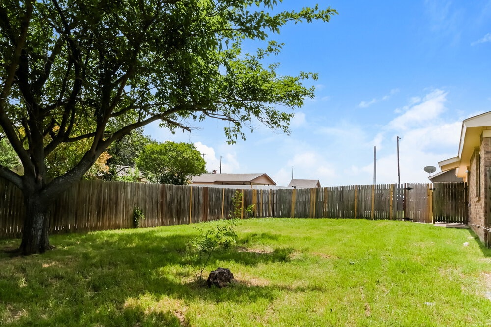 Building Photo - 2505 Crown Cir