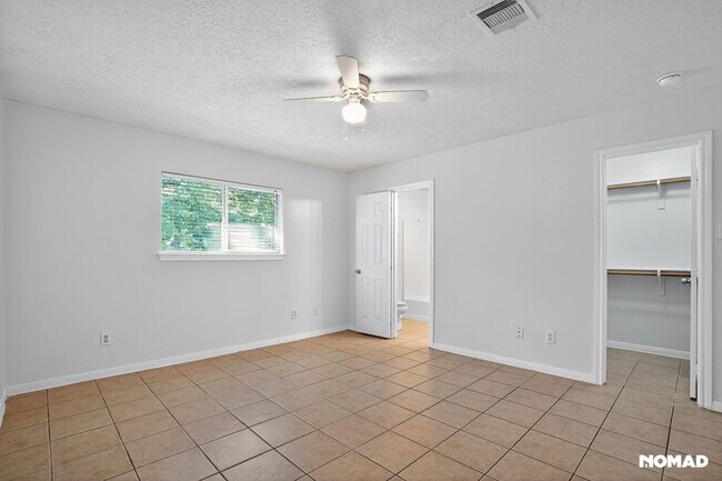 Building Photo - 2410 Morning Glory Dr