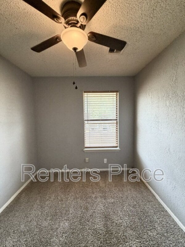 Building Photo - 1920 N Desert Palm Ave