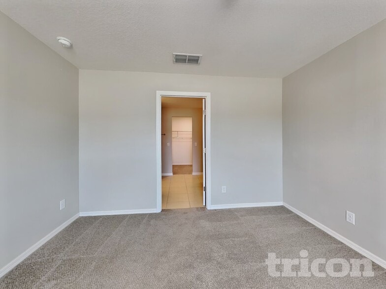 Building Photo - 1479 Swan Lake Cir