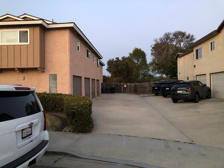 Building Photo - 16522 Pro Cir