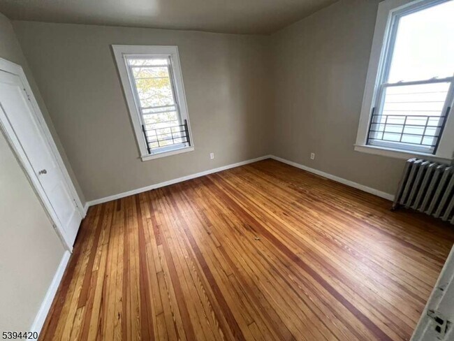 Building Photo - 129 Carolina Ave