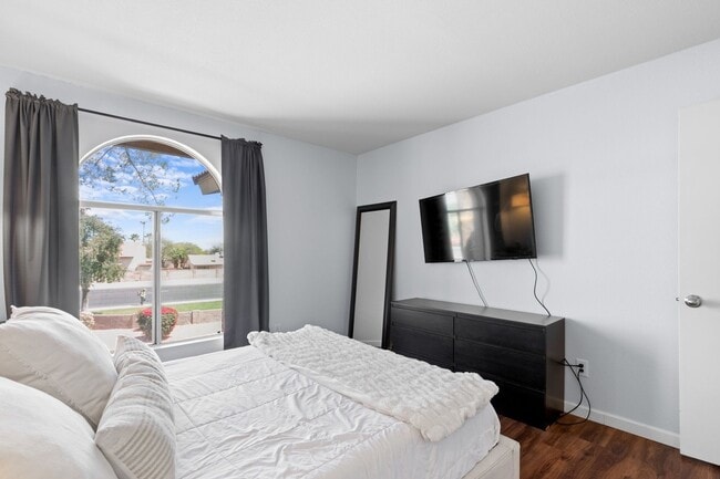 Building Photo - Charming 1BR Condo in Phoenix