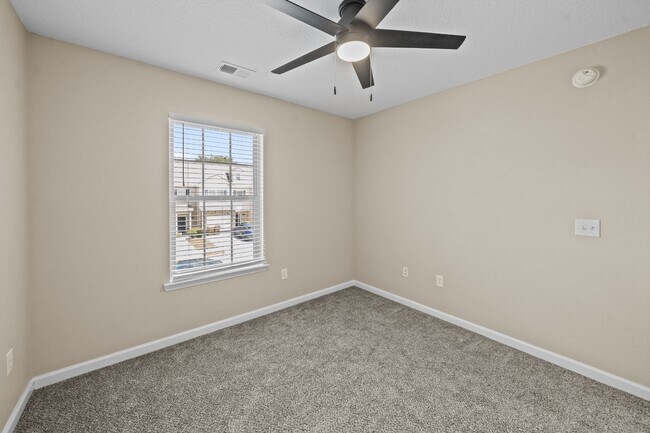 Building Photo - 45 Canyon Oak Loop