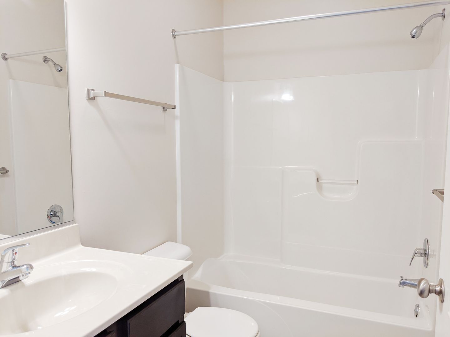 Building Photo - Sixth &amp; Washington