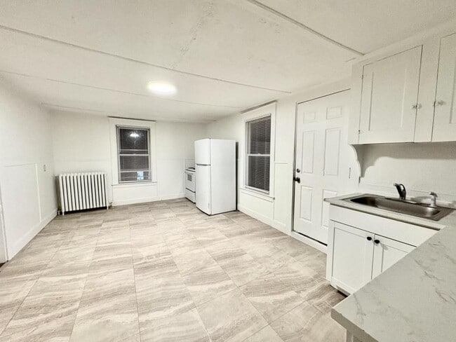 Building Photo - 117 Pierce St