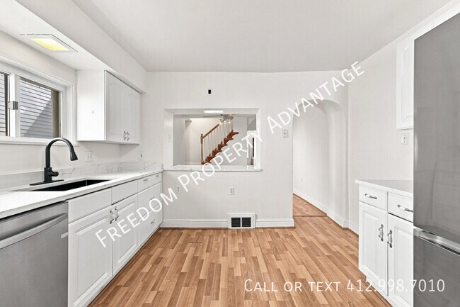 Building Photo - 1717 Sidney St