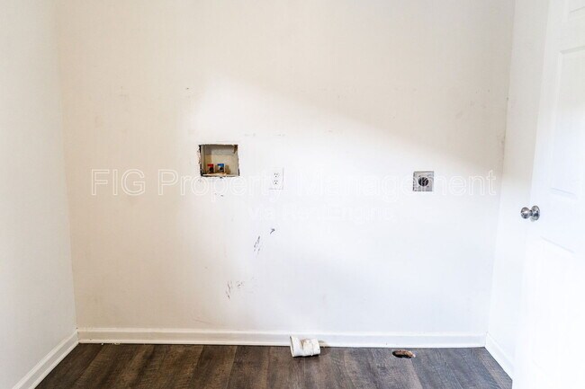 Building Photo - 1630 Wallace St
