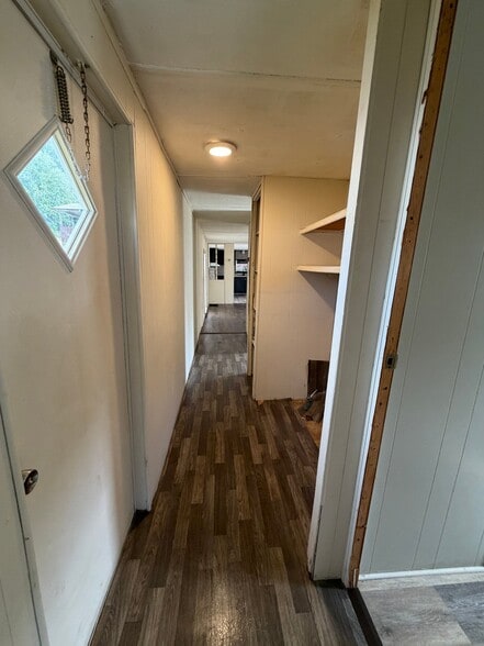 Building Photo - 918 Elm St