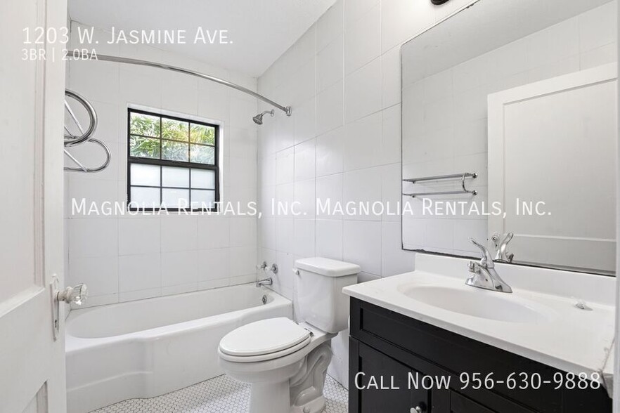 Building Photo - 1203 Jasmine Ave W