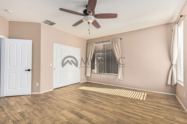 Building Photo - 105 E Piccolo Ct