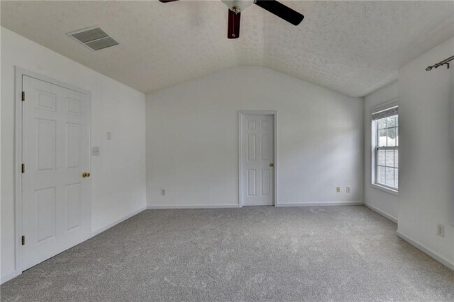 Building Photo - 3067 Kentmere Dr